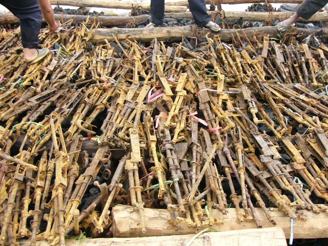 Preparation of weapons before the Destruction Ceremony