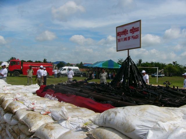 Preparation of weapons before the Destruction Ceremony